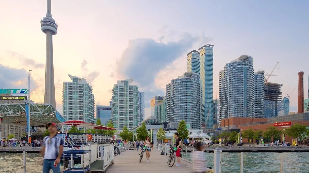 Mins Walk To Trinity Bellwood Park From Your Apartment Downtown Toronto Canada