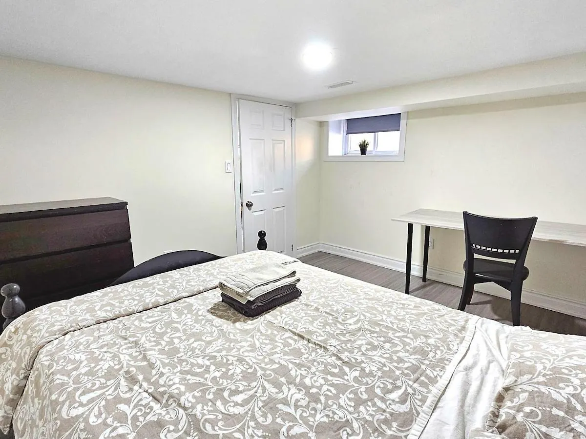 Mins Walk To Trinity Bellwood Park From Your Apartment Downtown Toronto 0*,  Canada