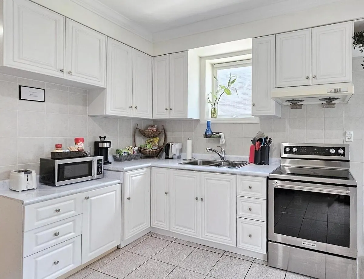 Mins Walk To Trinity Bellwood Park From Your Apartment Downtown 多伦多