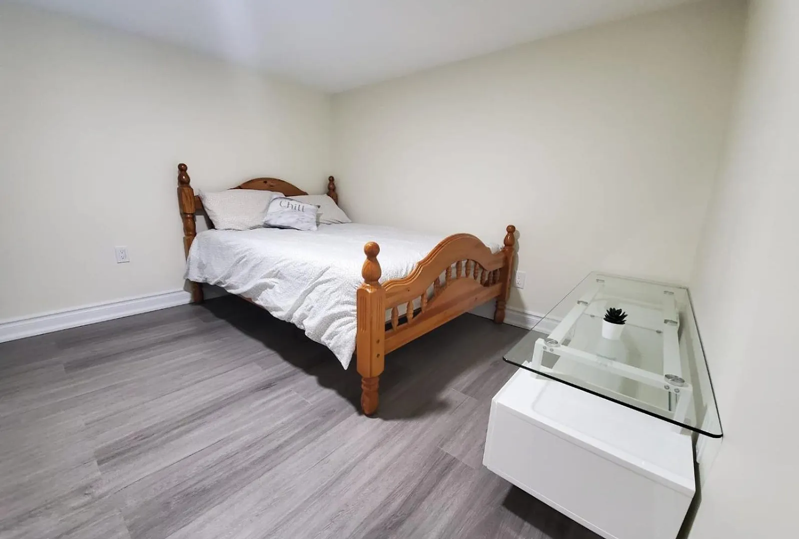 Mins Walk To Trinity Bellwood Park From Your Apartment Downtown 多伦多