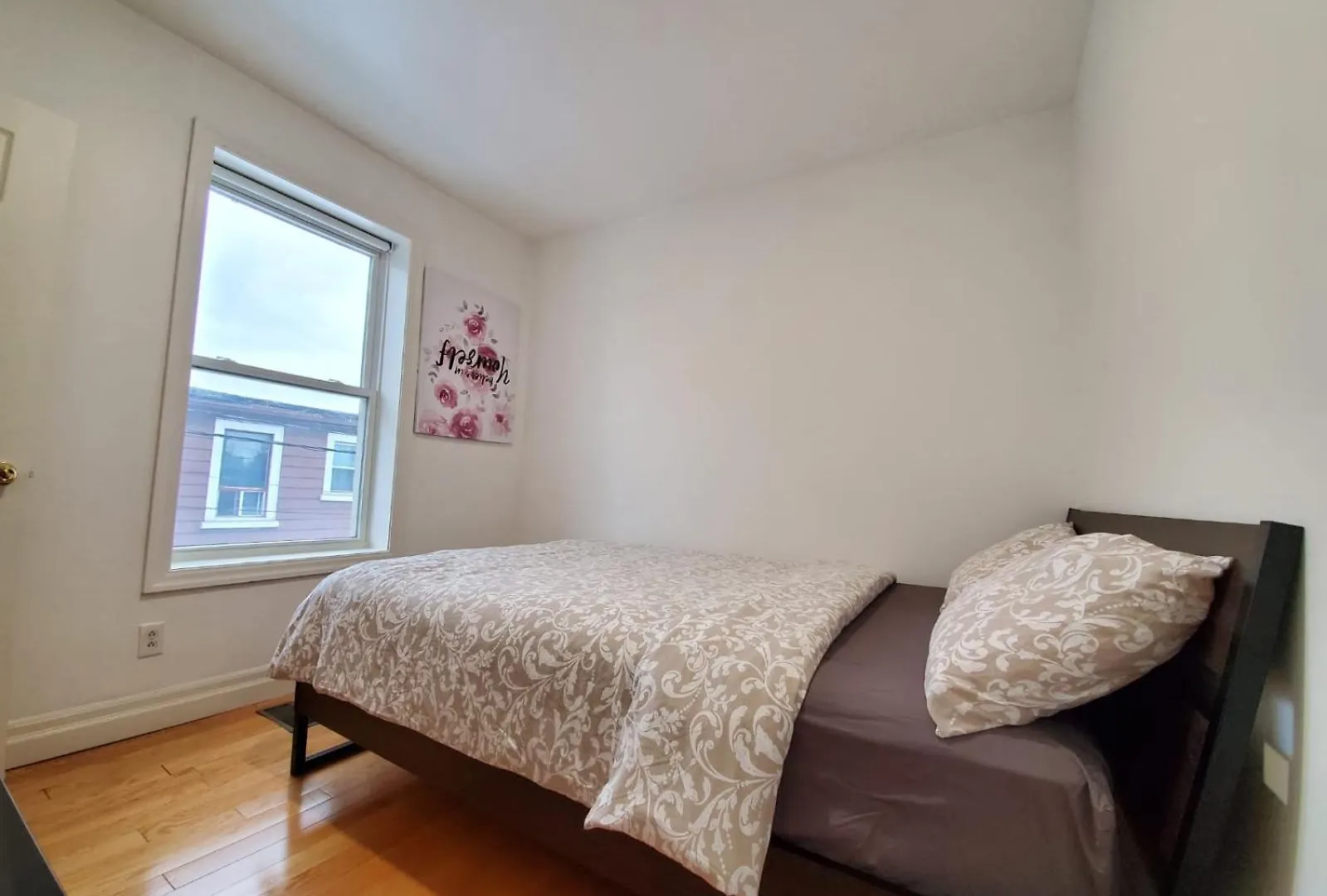 Mins Walk To Trinity Bellwood Park From Your Apartment Downtown 多伦多 加拿大